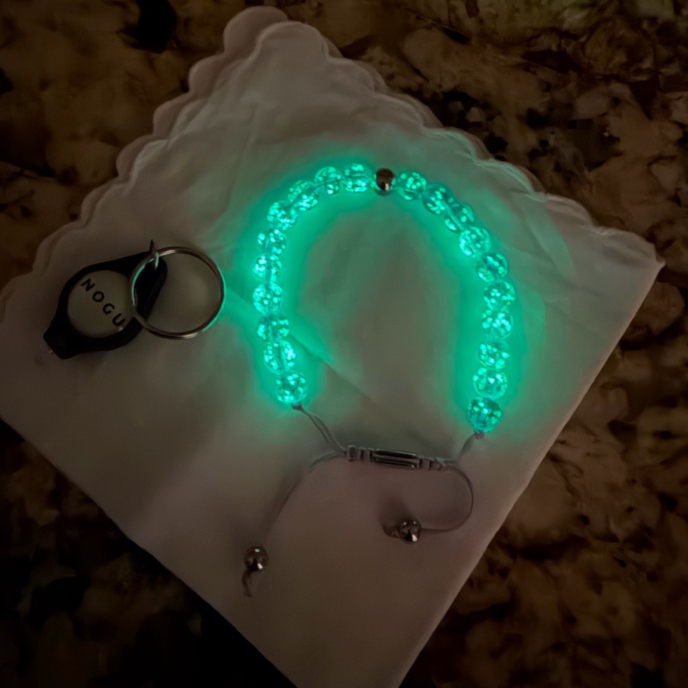 NOGU Lilac | Silver | Firefly Glass Macrame Bracelet - Picture 8 of 10